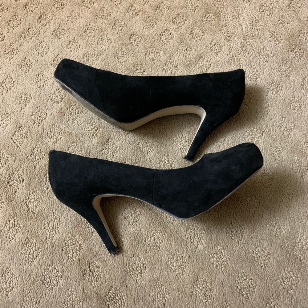 Madeline girl black suede pumps EUC